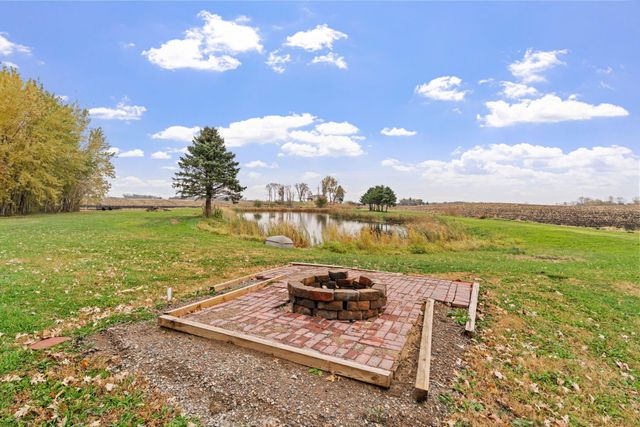 74500 240th Street, Albert Lea, MN 56007