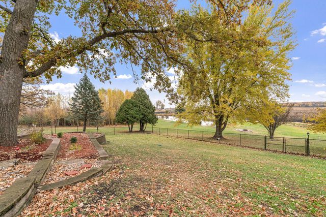 74500 240th Street, Albert Lea, MN 56007