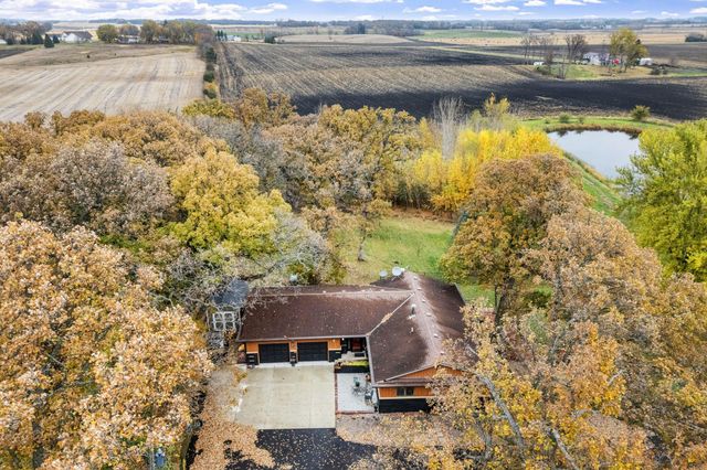 74500 240th Street, Albert Lea, MN 56007