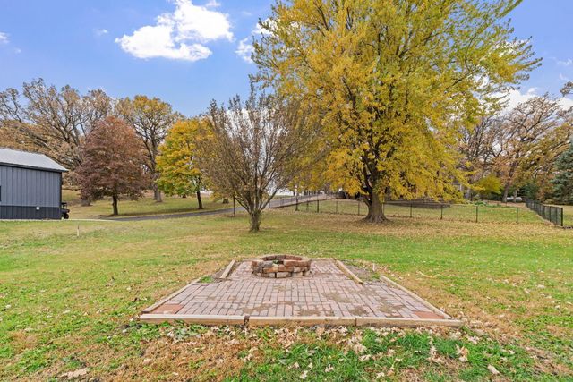 74500 240th Street, Albert Lea, MN 56007