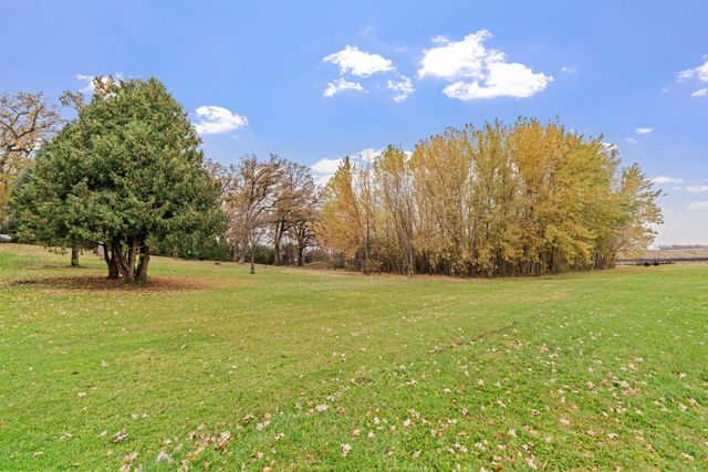 74500 240th Street, Albert Lea, MN 56007