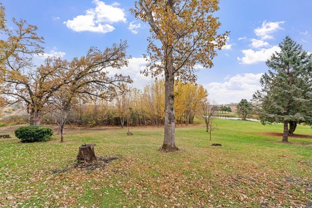 74500 240th Street, Albert Lea, MN 56007