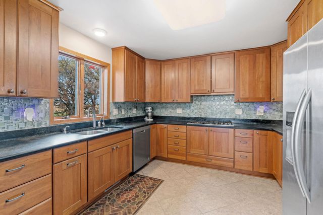 74500 240th Street, Albert Lea, MN 56007