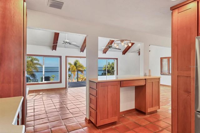 3601 COQUINA KEY DRIVE SE, St Petersburg, FL 33705