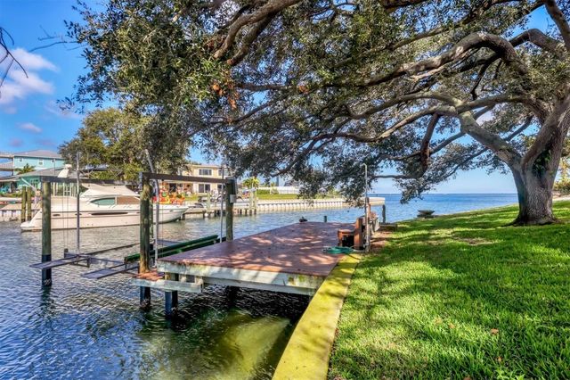 3601 COQUINA KEY DRIVE SE, St Petersburg, FL 33705