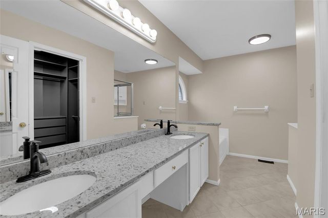 32 Hickory Valley Court, Wildwood, MO 63011