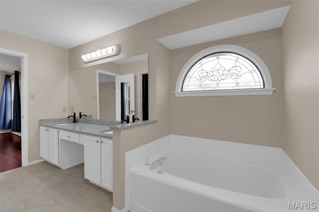 32 Hickory Valley Court, Wildwood, MO 63011