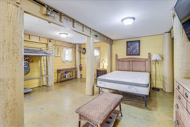 141 W White Ave, Port Aransas, TX 78373