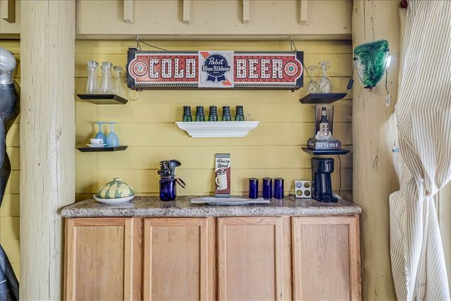 141 W White Ave, Port Aransas, TX 78373
