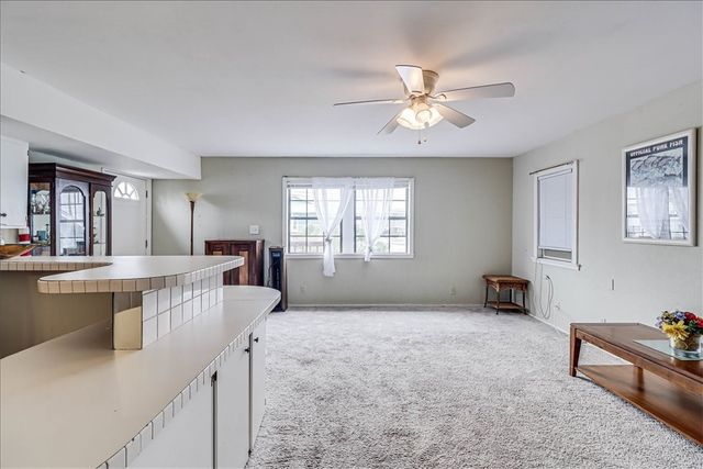 141 W White Ave, Port Aransas, TX 78373
