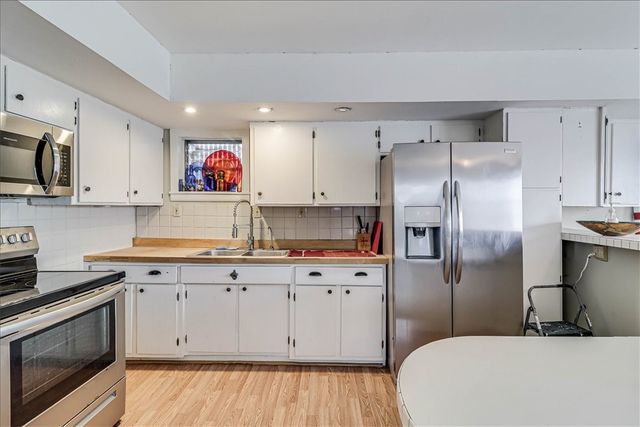 141 W White Ave, Port Aransas, TX 78373