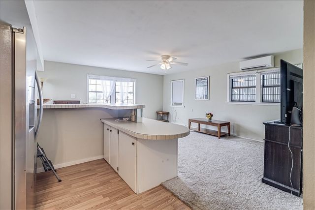 141 W White Ave, Port Aransas, TX 78373