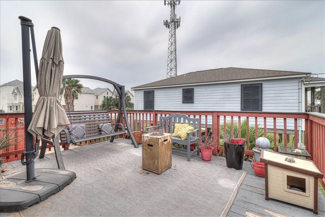 141 W White Ave, Port Aransas, TX 78373