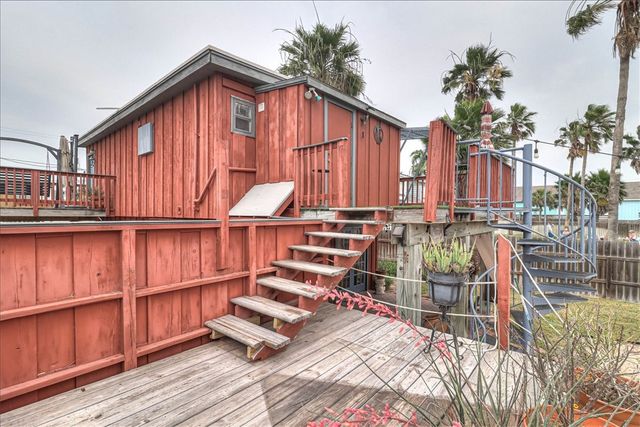 141 W White Ave, Port Aransas, TX 78373