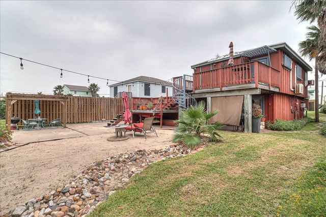 141 W White Ave, Port Aransas, TX 78373