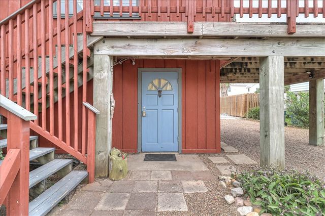 141 W White Ave, Port Aransas, TX 78373