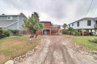 141 W White Ave, Port Aransas, TX 78373