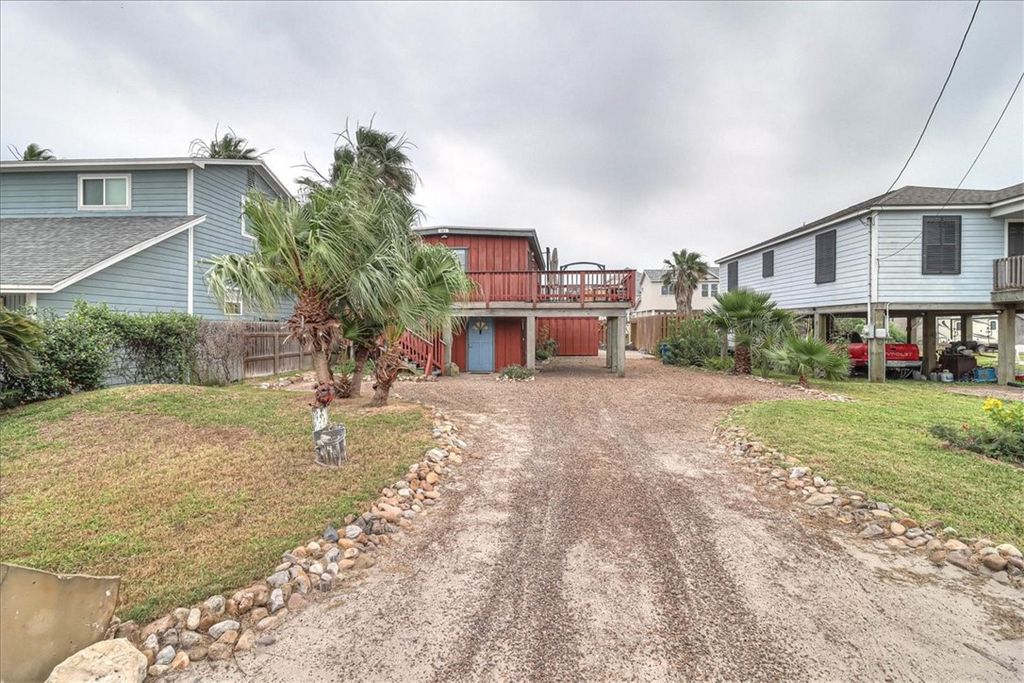 141 W White Ave, Port Aransas, TX 78373