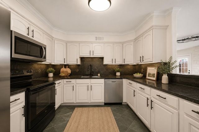 1573 W Sam Houston Parkway S, Houston, TX 77042
