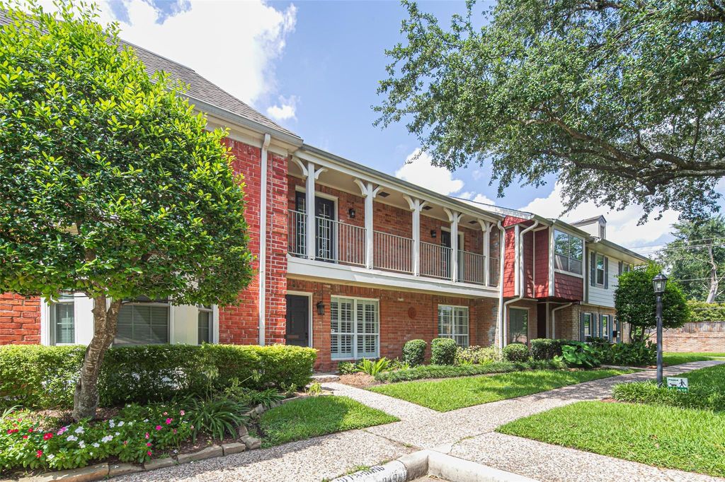 1573 W Sam Houston Parkway S, Houston, TX 77042