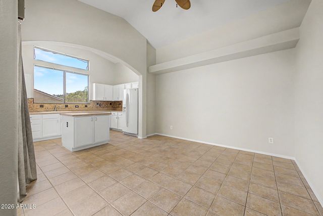 8965 E HILLVIEW Street, Mesa, AZ 85207