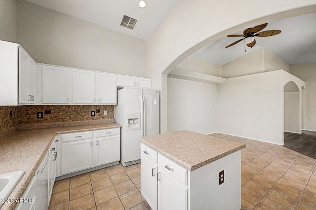 8965 E HILLVIEW Street, Mesa, AZ 85207