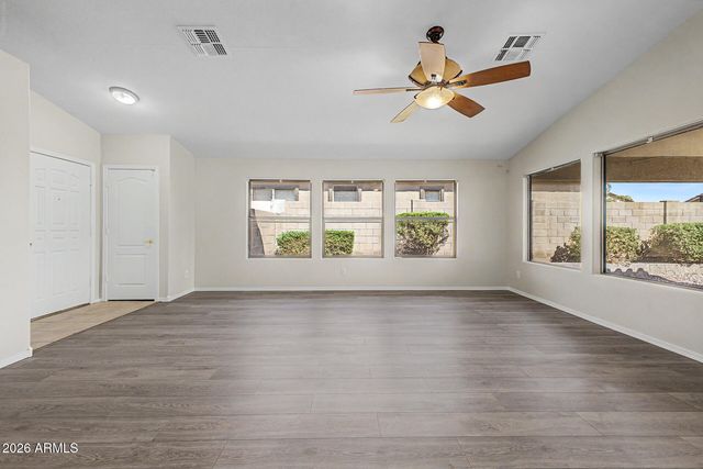 8965 E HILLVIEW Street, Mesa, AZ 85207