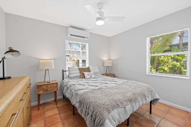 1627 NE 17TH Avenue, Fort Lauderdale, FL 33305