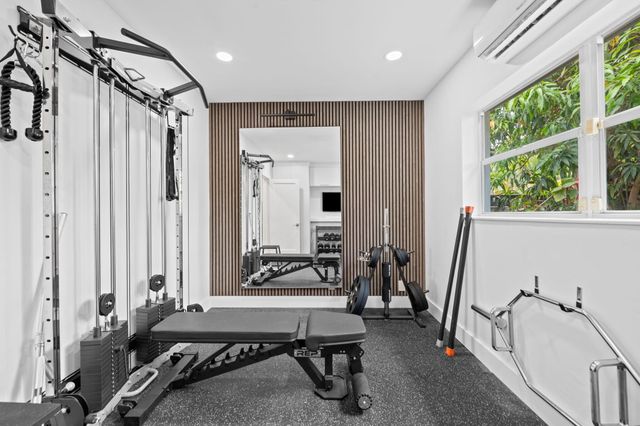 1627 NE 17TH Avenue, Fort Lauderdale, FL 33305