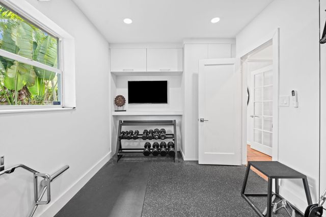 1627 NE 17TH Avenue, Fort Lauderdale, FL 33305