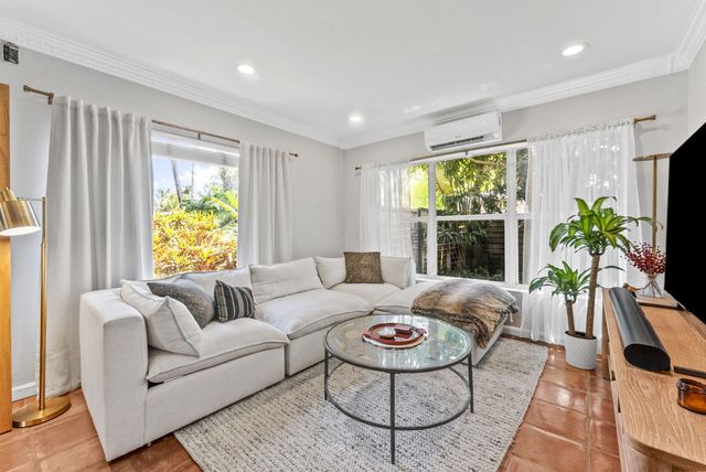 1627 NE 17TH Avenue, Fort Lauderdale, FL 33305