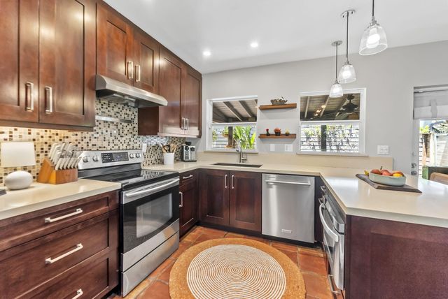 1627 NE 17TH Avenue, Fort Lauderdale, FL 33305