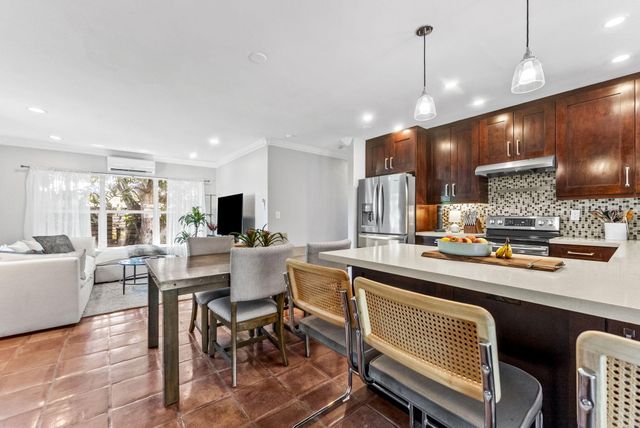 1627 NE 17TH Avenue, Fort Lauderdale, FL 33305