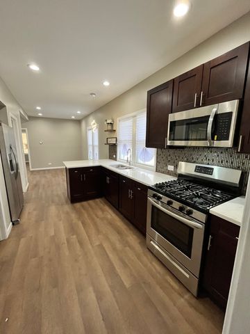 893 Greenbay Avenue, Calumet City, IL 60409