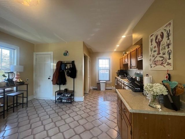 27 Holton 1, Medford, MA 02155