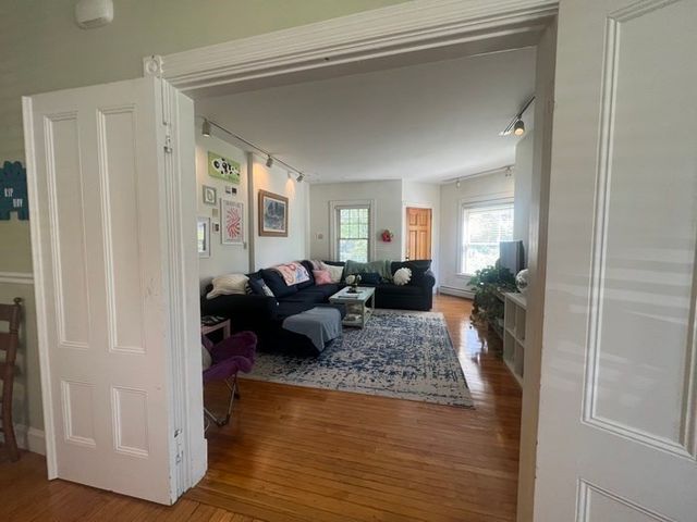 27 Holton 1, Medford, MA 02155