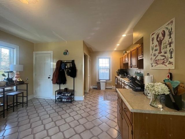 27 Holton 1, Medford, MA 02155