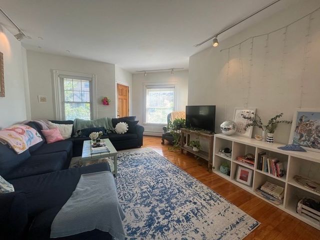 27 Holton 1, Medford, MA 02155