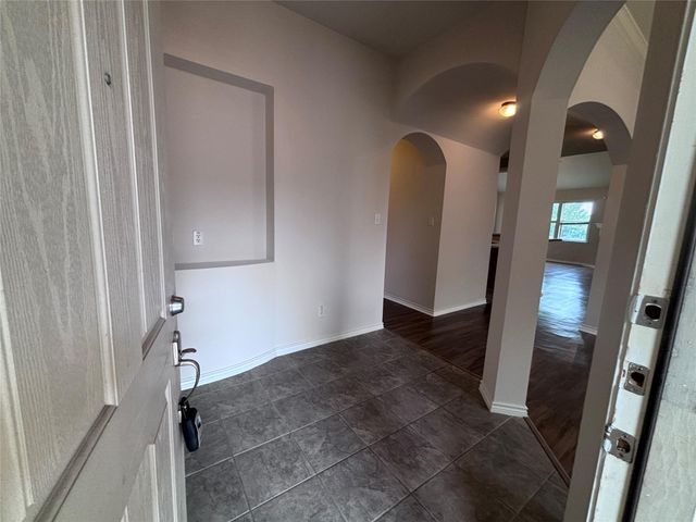 3906 Links LN, Round Rock, TX 78664