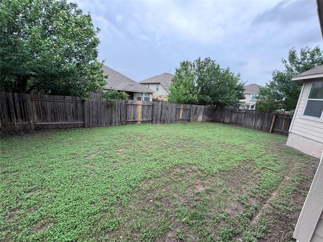 3906 Links LN, Round Rock, TX 78664
