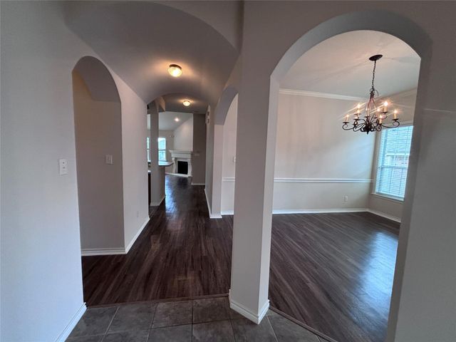 3906 Links LN, Round Rock, TX 78664