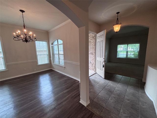 3906 Links LN, Round Rock, TX 78664