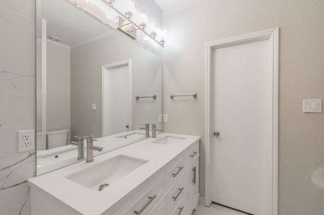 4333 Park Creek Circle N, Fort Worth, TX 76137