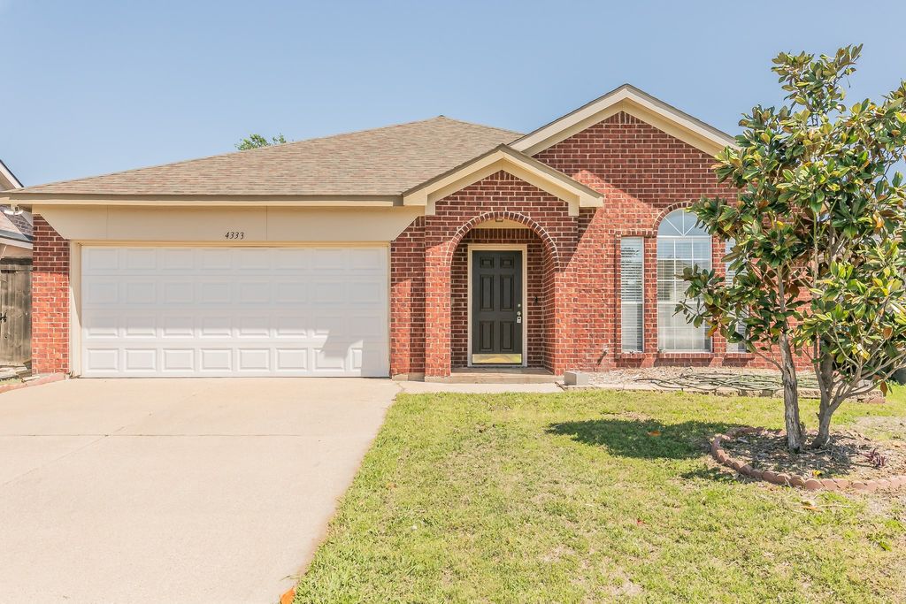 4333 Park Creek Circle N, Fort Worth, TX 76137