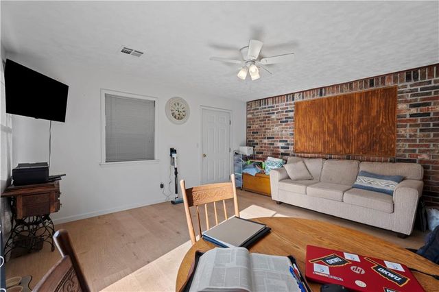 220 E 2nd Avenue, Caney, KS 67333