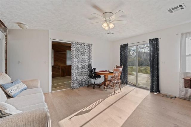 220 E 2nd Avenue, Caney, KS 67333