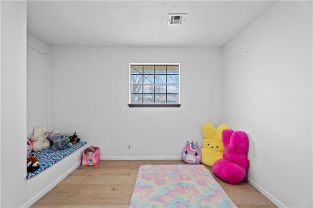 220 E 2nd Avenue, Caney, KS 67333