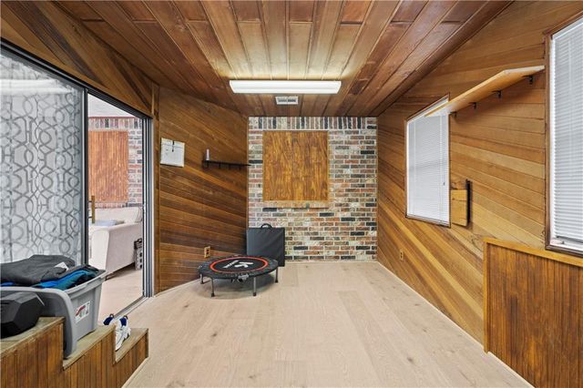 220 E 2nd Avenue, Caney, KS 67333