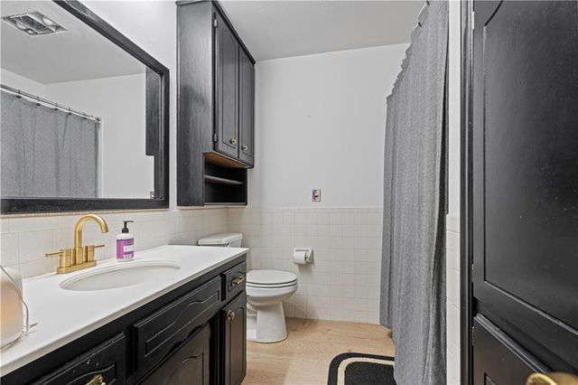 220 E 2nd Avenue, Caney, KS 67333