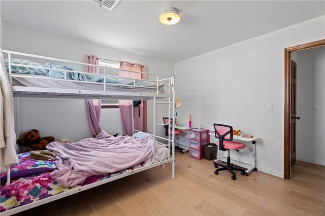 220 E 2nd Avenue, Caney, KS 67333